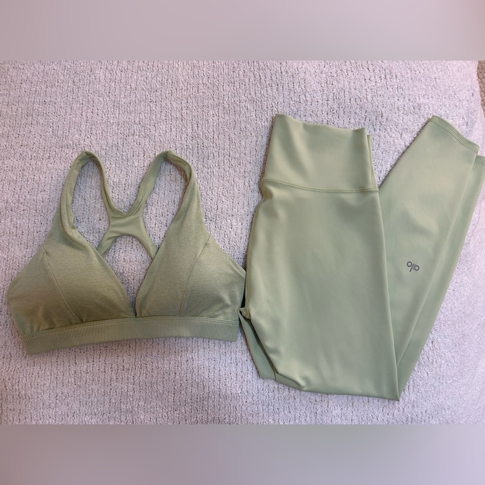 ALO Yoga Bra and Leggings Set